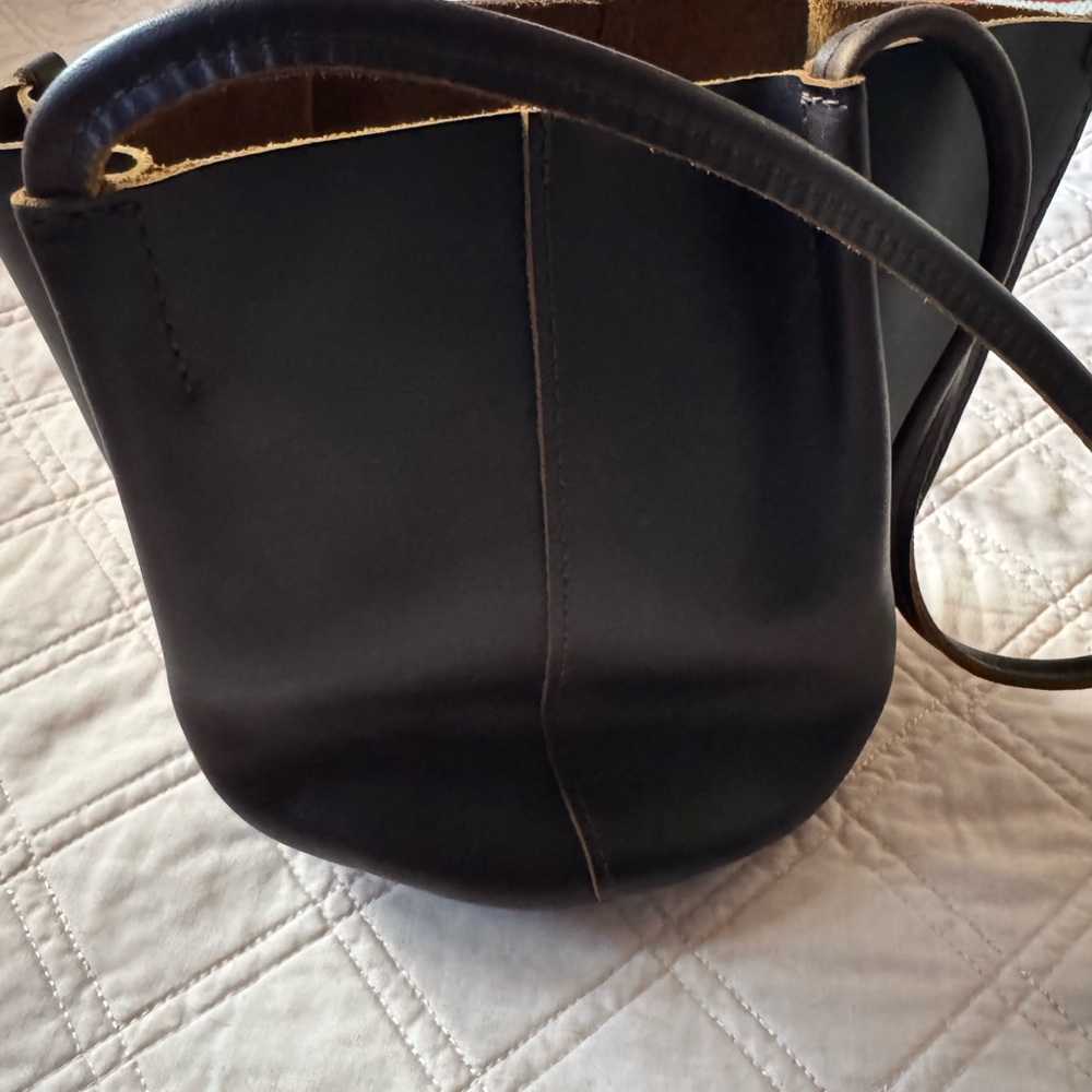Elegant Brown Genuine Leather Tote Bag - Picture 3 of 3